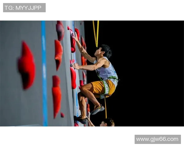 广州攀岩队在城市马拉松中的拼搏故事与奋斗精神展现